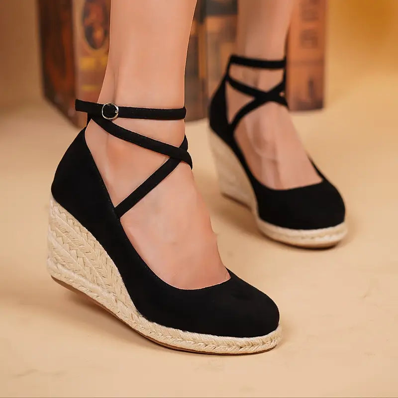 Leija – Schwarze Espadrilles mit Keilabsatz und Knöchelriemen