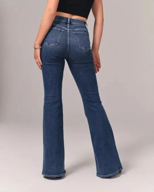 Cerise | Ultrahoch taillierte Stretch-Flare-Jeans