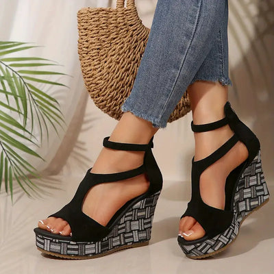 Marita – Geometrische Plateau-Riemchensandalen mit Keilabsatz