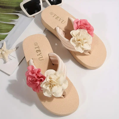 Dolly – Mehrfarbige Plateau-Flip-Flops mit Blumenmuster