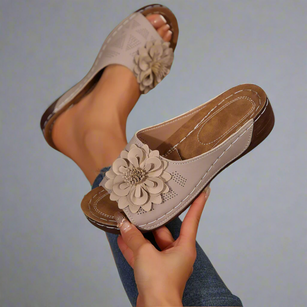 Jolanda | Elegante Orthopädische Sandalen mit Blumenmotiv