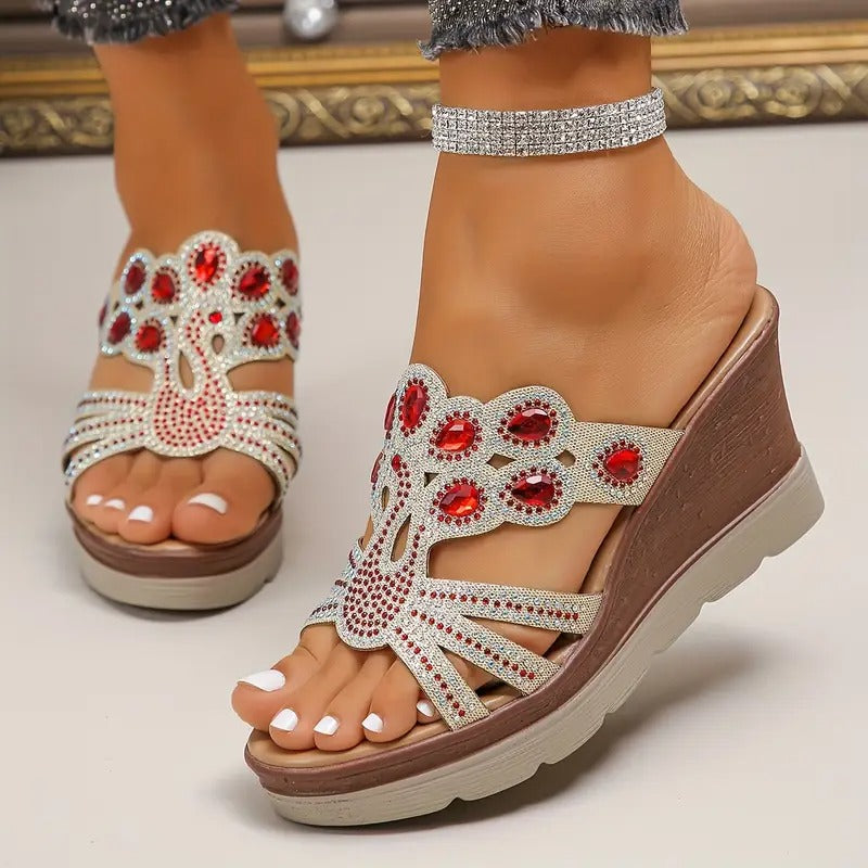 LUMARA – STRASS-KEILABSATZSANDALEN MIT KOMFORTSOHLE