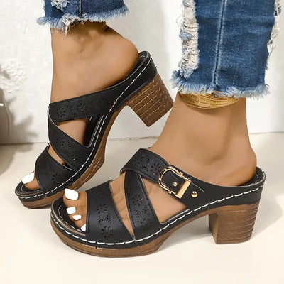 Solienne – Stilvolle Slip-On-Sandalen mit Cut-Out und Blockabsatz