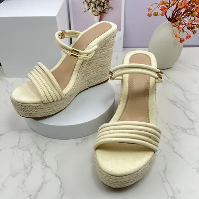 Emila – Keilsandalen mit Doppelriemen