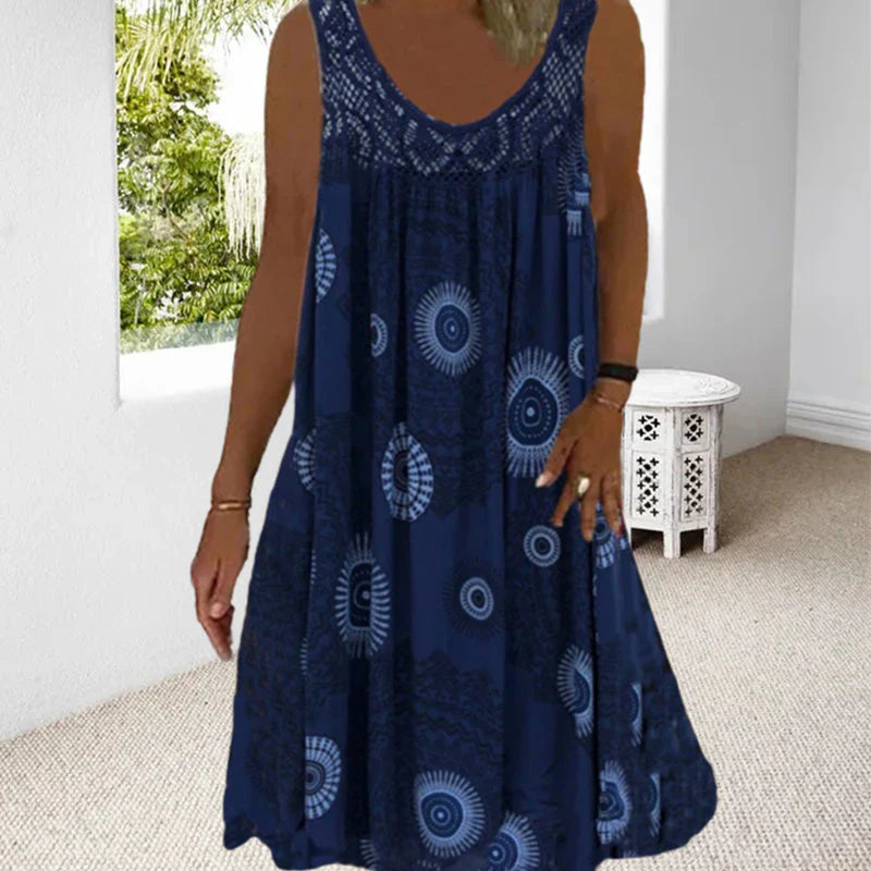Mallory – Ärmelloses Kleid mit lebendigem Boho-Print