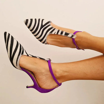 Savana™ | Zebramuster-Pumps mit lila Absatz und Knöchelriemen