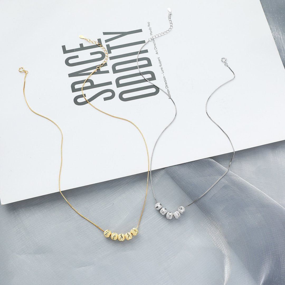 Halskette mit Perlen der Gelassenheit