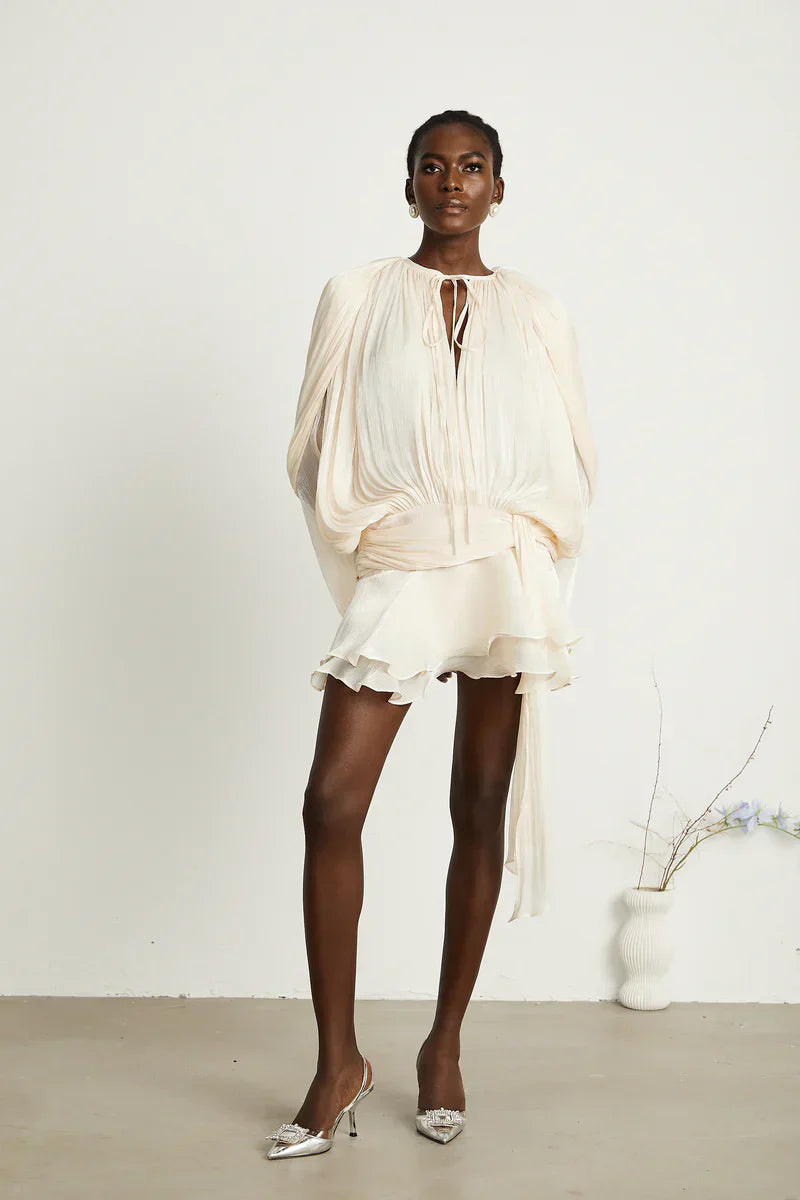Plissiertes Minikleid mit langen Ärmeln und Bindekragen für Damen
