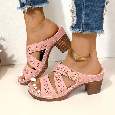 Solienne – Stilvolle Slip-On-Sandalen mit Cut-Out und Blockabsatz