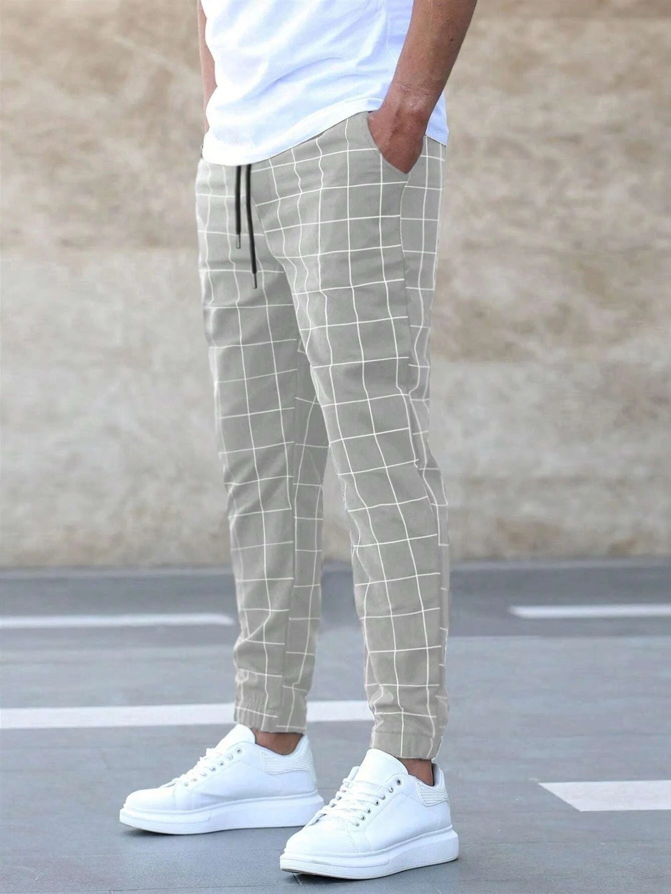 KLASSIKFIT™ – STILVOLLE KAROHOSE FÜR HERREN