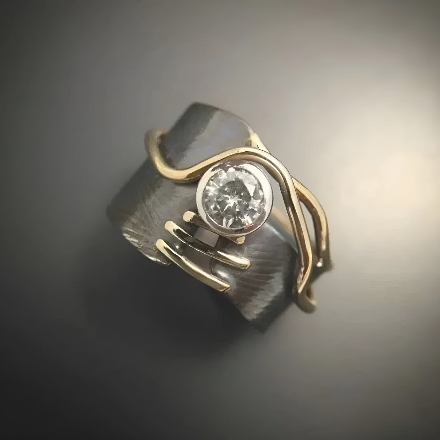 Deep – Leuchtender Vintage-Ring aus Silber