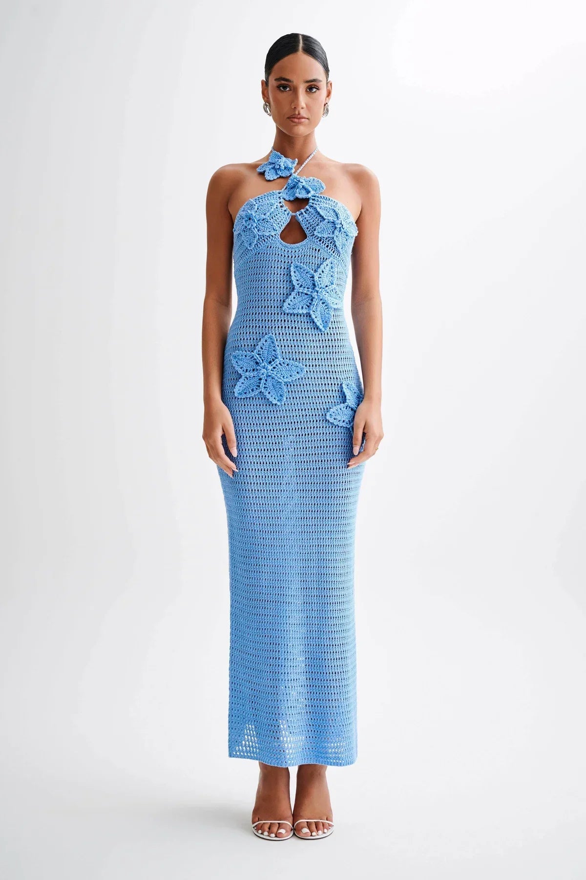 Häkel-Maxikleid mit Blumenapplikationen und Neckholder für Damen