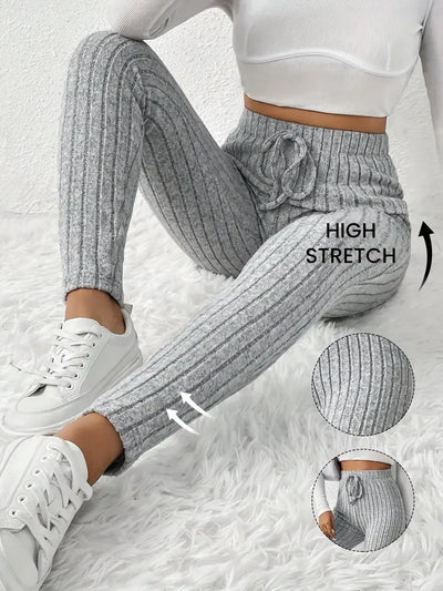 Zhari – Rippstrick-Leggings mit hohem Bund und Kordelzug
