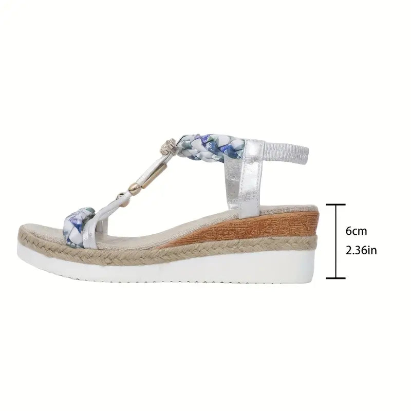 Mirabel – Boho-Plateausandalen mit geflochtenem Anhänger