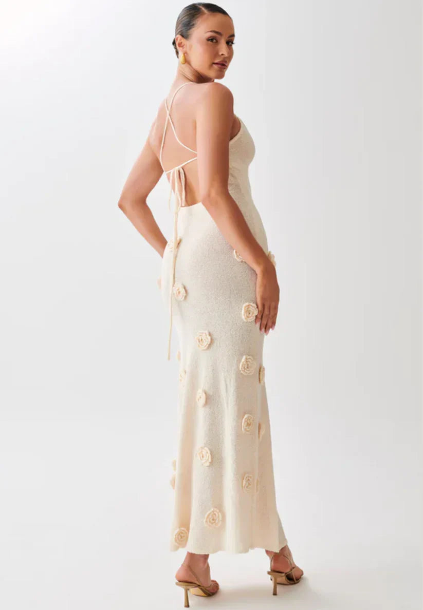 Maxikleid mit Spaghettiträgern und 3D-Blumenapplikationen für Damen
