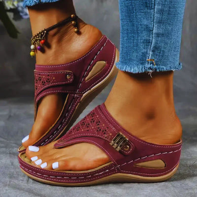 Laida – Hochwertige Keilsandalen aus Leder