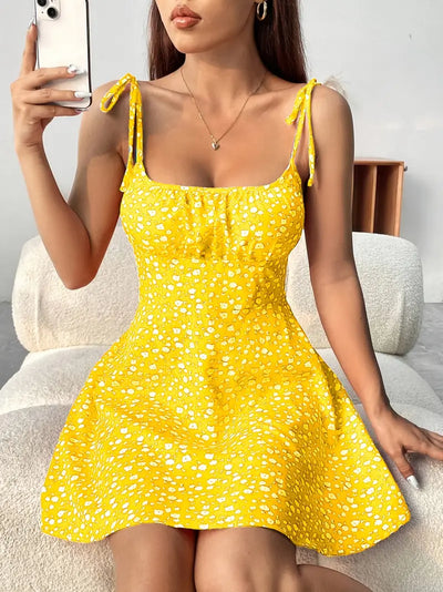 Maxine – Minikleid mit Blumenmuster und Bindebändern