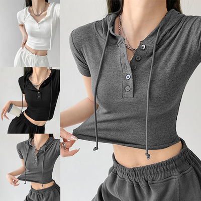 Brigitte – crop-top mit kapuze und knöpfen