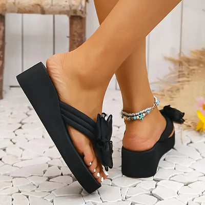 Lulu – Plateau-Flip-Flops mit Schleife