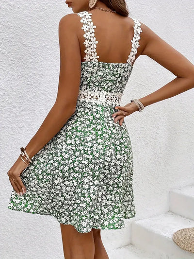 Nayline – Bezauberndes Spitzenkleid mit Blumenmuster
