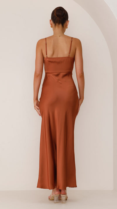 Schlichtes Maxikleid – Satinkleid mit Spaghettiträgern & hohem Schlitz