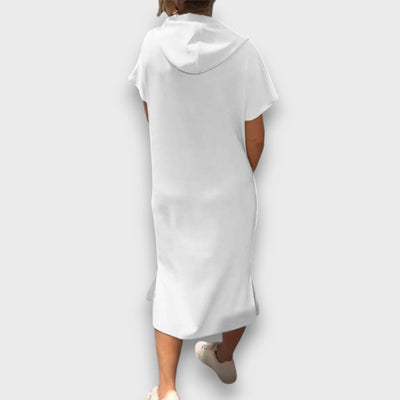 Yareni – Hoodie-Kleid mit urbanem Flair