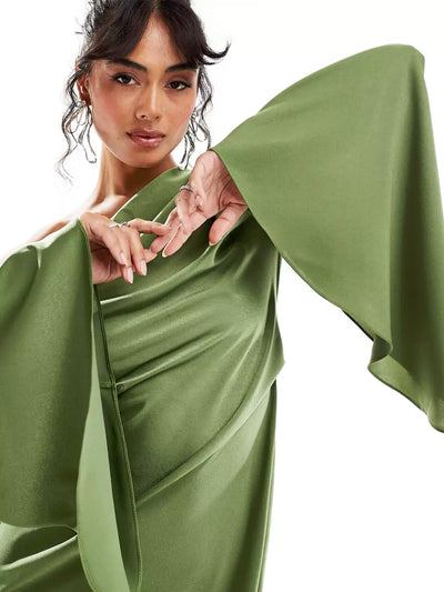 Grünes Asymmetrisches Maxikleid – Fluid Silhouette, Elegant & Sommerlich