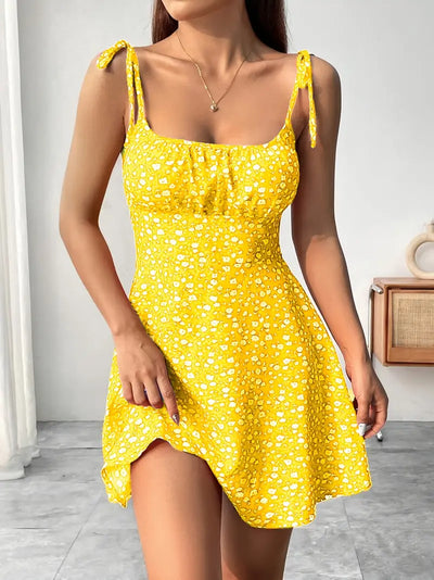 Maxine – Minikleid mit Blumenmuster und Bindebändern
