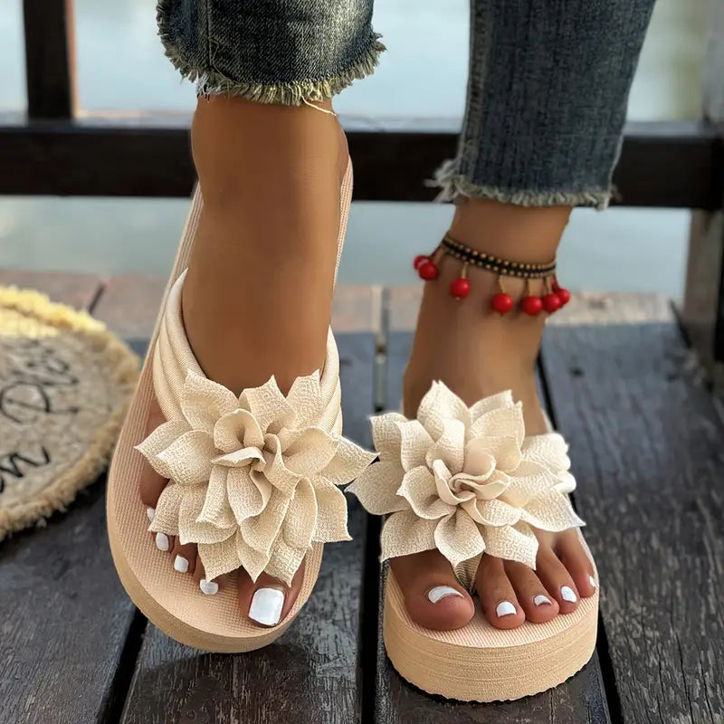 Petra - Charmante Keil-Flip-Flops