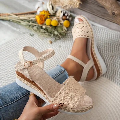 Veniza - Boho-Espadrilles mit Keilabsatz und Häkelmuster