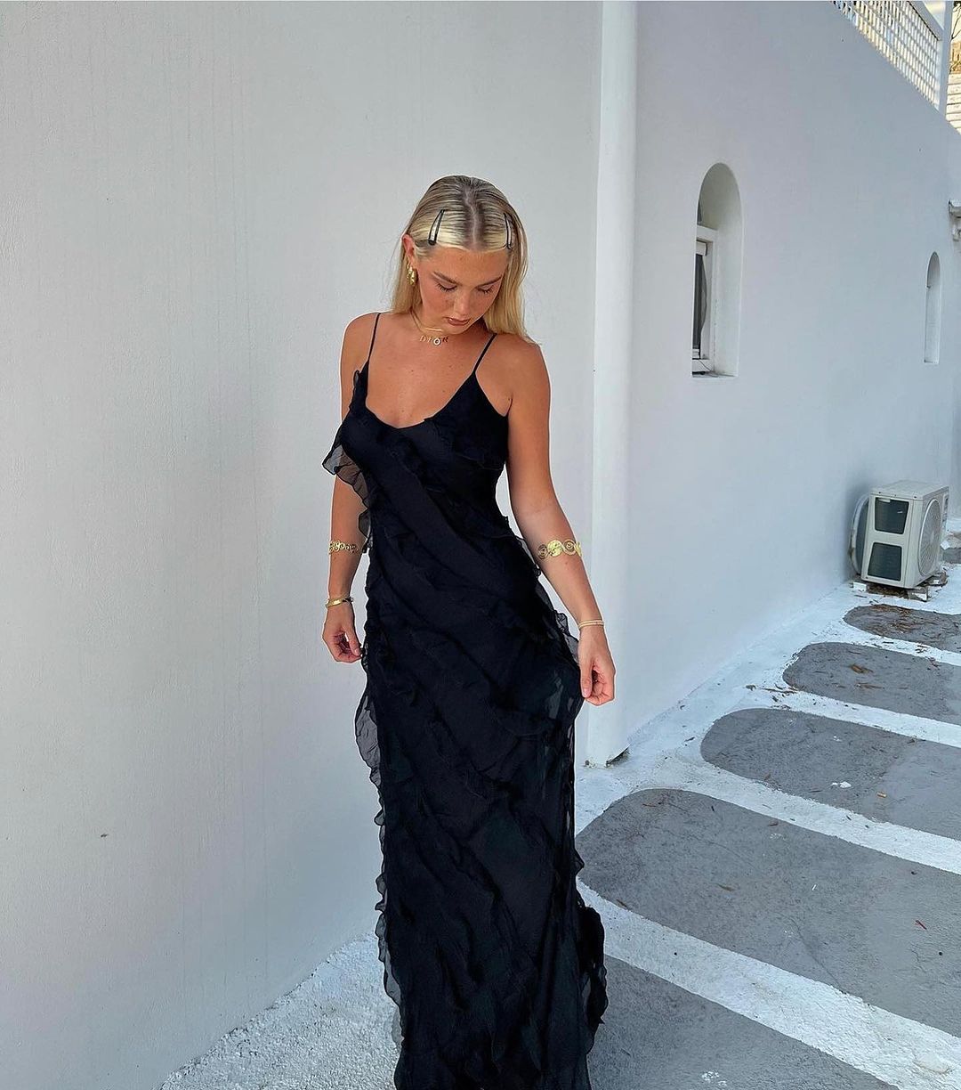 Maxikleid mit Rüschen – Figurbetontes Abendkleid mit Spaghettiträgern