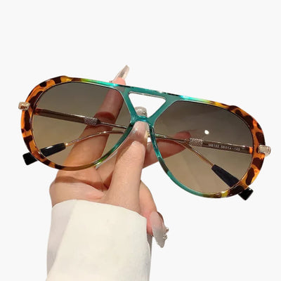 Damen Sonnenbrille mit UV400 Schutz und zweifarbigem Rahmen