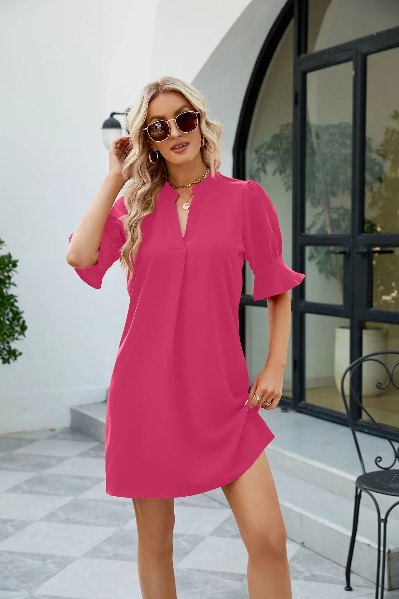 Agatha - Elegantes Minikleid mit V-Ausschnitt und Puffärmel