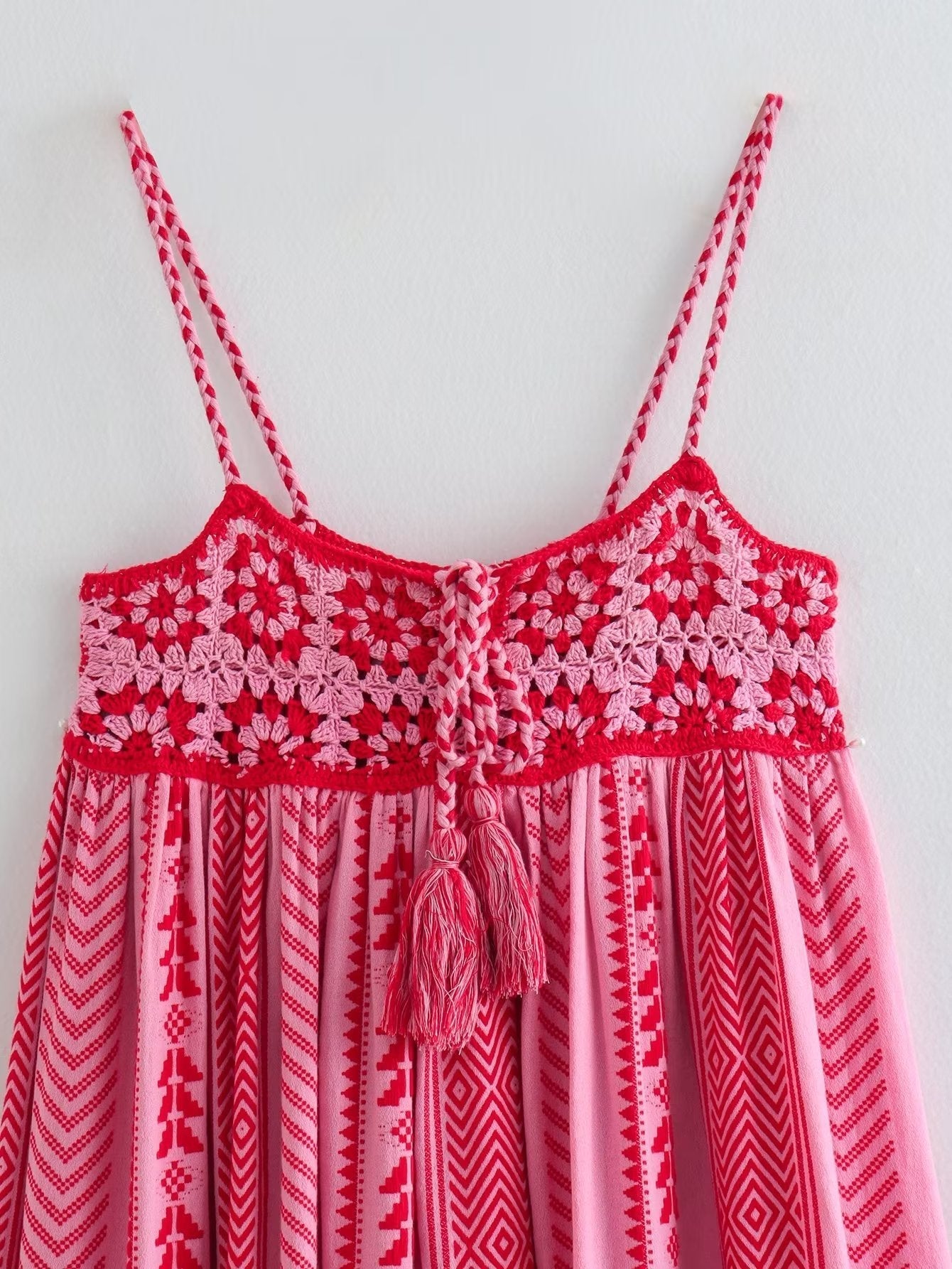 Maxikleid mit Ethno-Muster, Trägern und Schlitz für Damen
