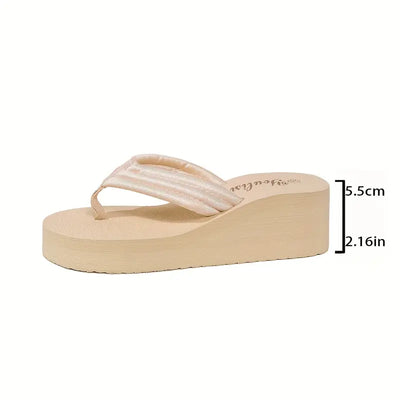 Rieda – Strukturierte Plateau-Flip-Flops mit gepolsterten Riemen