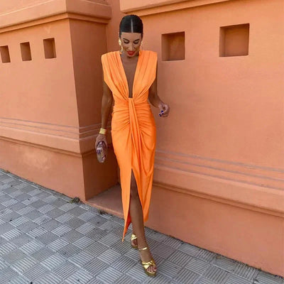 Fhaye – Elegantes drapiertes Midikleid mit V-Ausschnitt