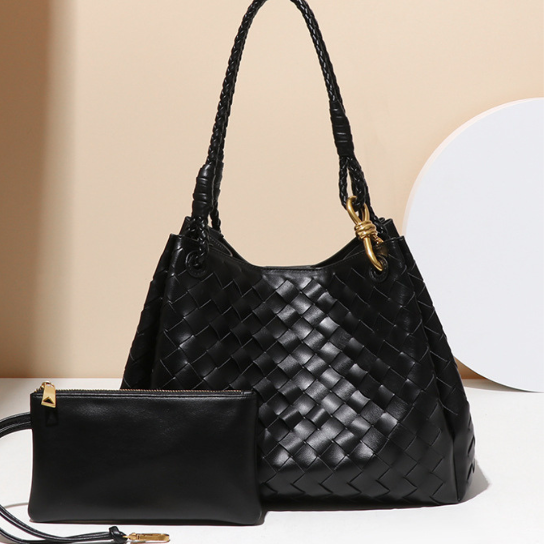 Valeria | Geflochtene schwarze Damenhandtasche aus veganem Leder mit Schulterriemen & goldenen Details