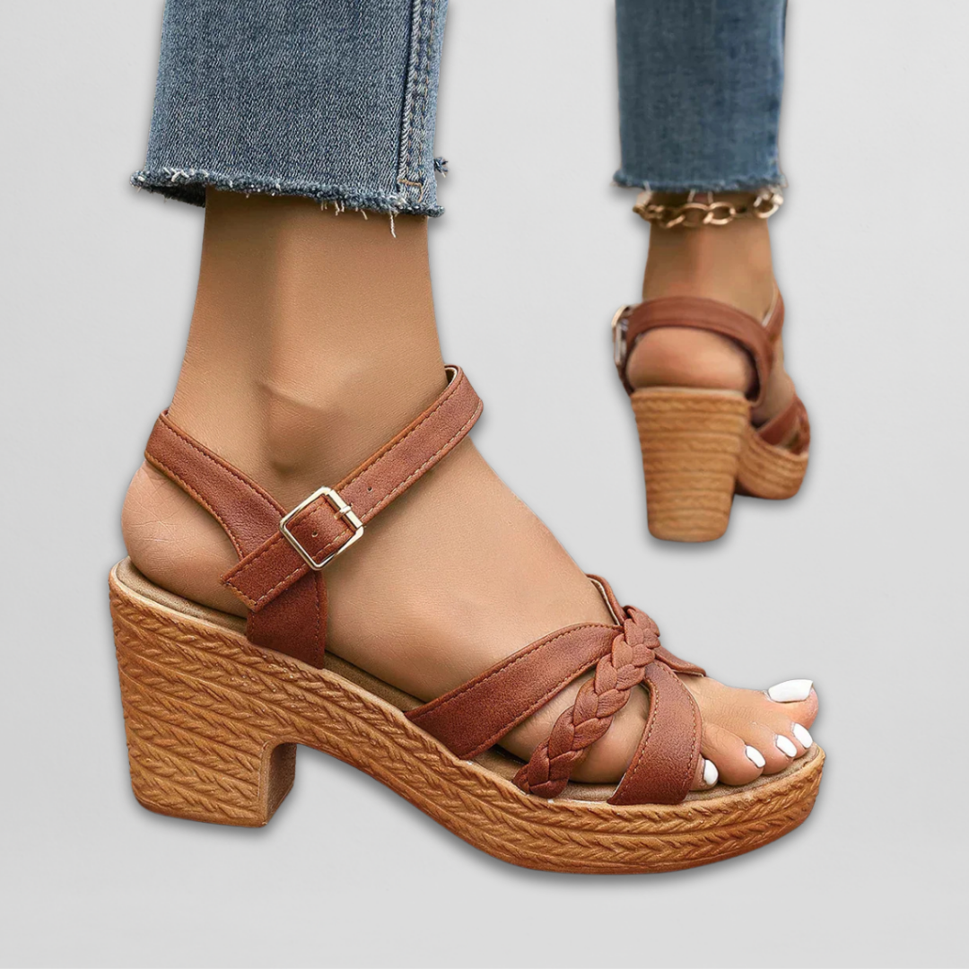 Xara | Geflochtene Sandaletten