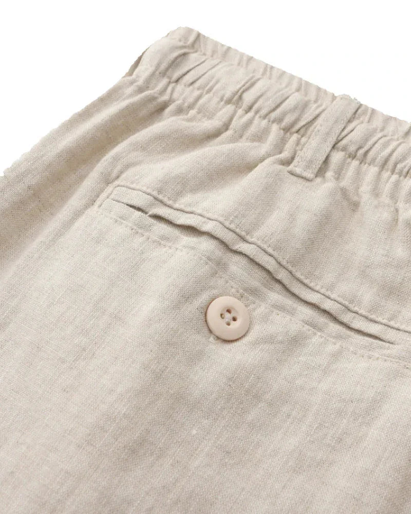 Austin | Sommer-Outfit mit Leinenhemd, Shorts & Sonnenbrille