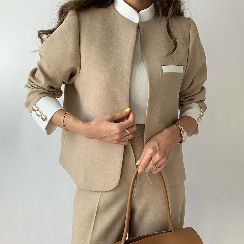 CONFIDENCE SUIT FRAUENPOWER MIT STIL