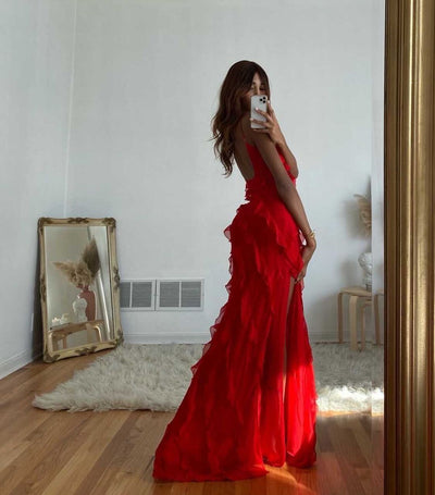 Maxikleid mit Rüschen – Figurbetontes Abendkleid mit Spaghettiträgern