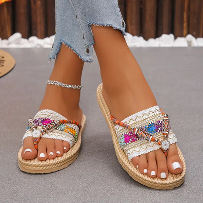 Cedie – Boho-Sandalen mit Perlen und geflochtenem Seil