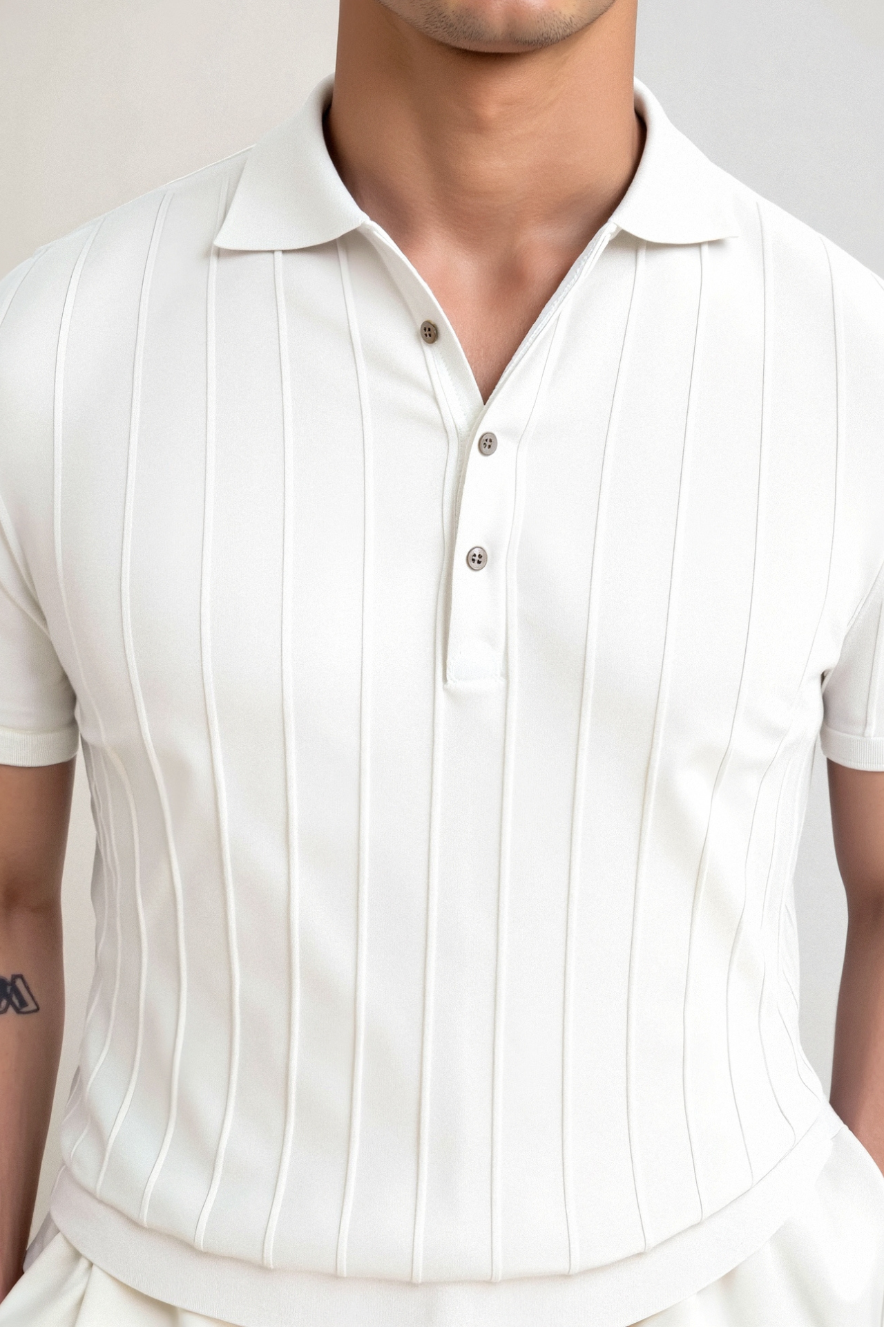 Elegantes Herren-Polohemd in Weiß – Minimalistisch und Zeitlos
