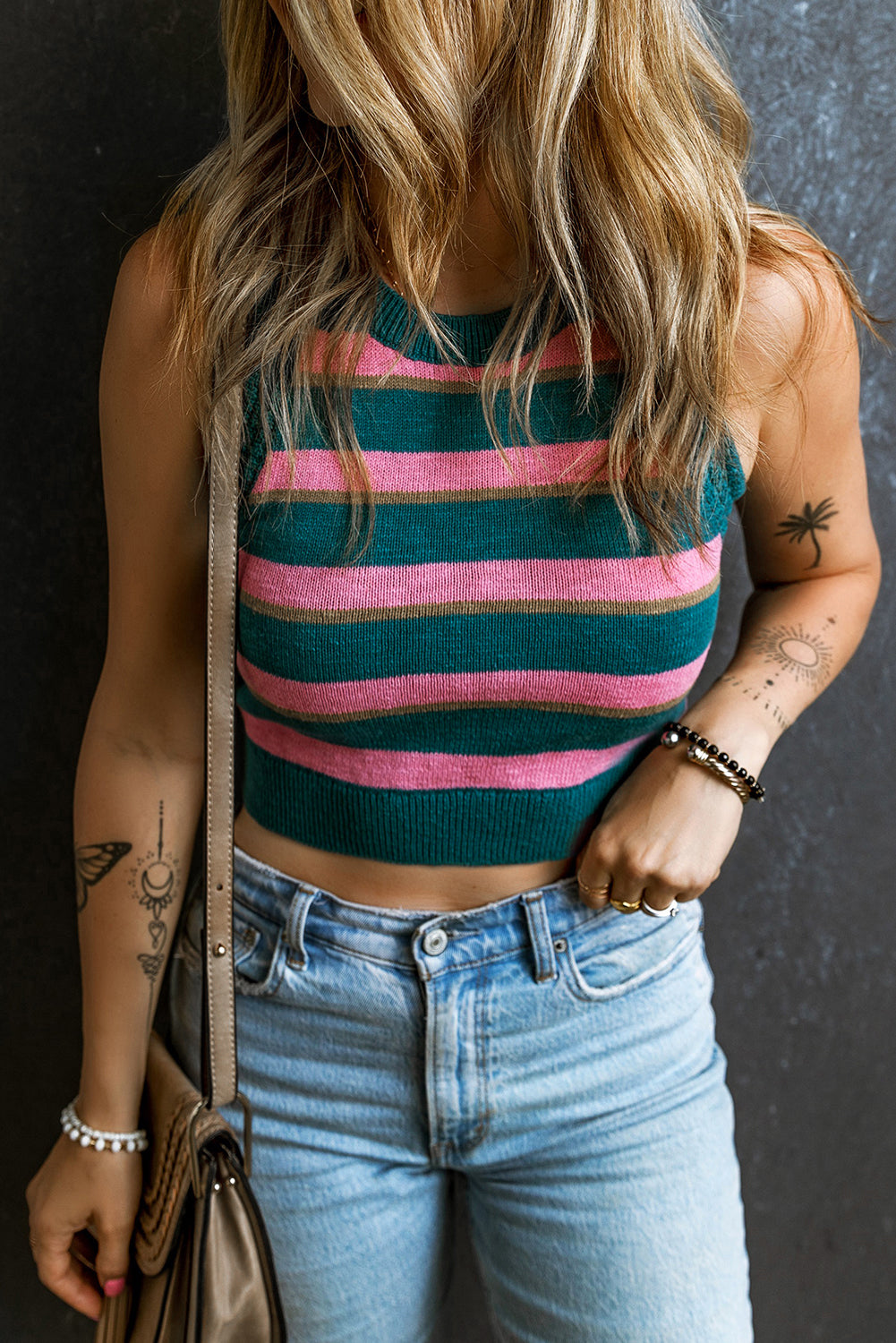 Gestreifter Ärmelloser Strickpullover – Leichte Sommer-Strickmode