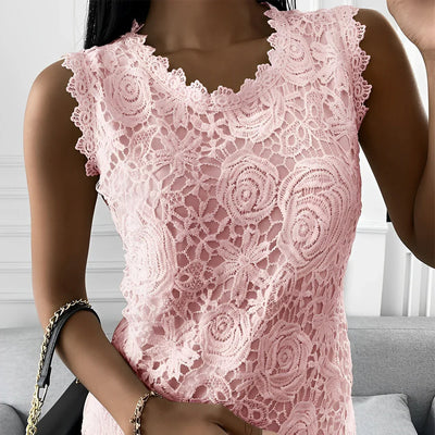 Trenique – Elegante ärmellose Bluse mit floraler Spitze