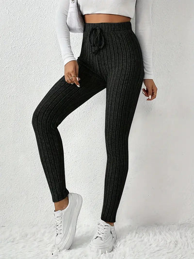 Zhari – Rippstrick-Leggings mit hohem Bund und Kordelzug