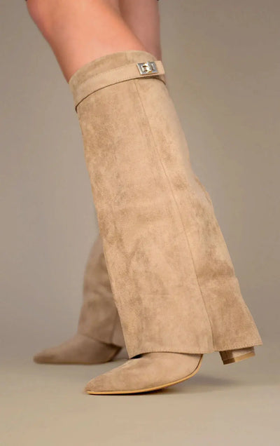 Damenstiefel mit weitem Beinabschluss – Eleganter Retro-Look in Beige