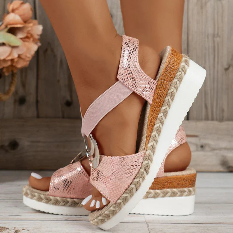 Lysha – Elegante Keilsandalen