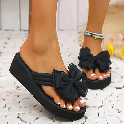 Lulu – Plateau-Flip-Flops mit Schleife