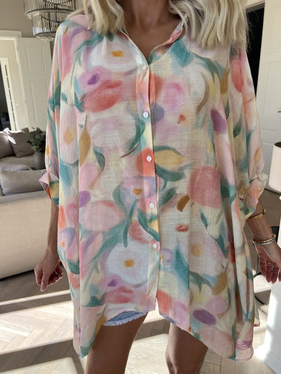 Jessa - Flatterhafte Tunika mit abstrakter floraler Eleganz